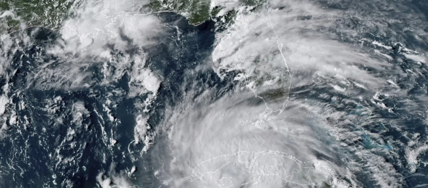 ΗΠΑ -Τυφώνας Άϊντα: Έκοψε το 91% της παραγωγής πετρελαίου των ΗΠΑ στον Κόλπο του Μεξικού